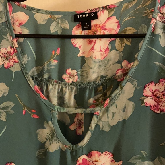 Torrid Keyhole Blouse - Picture 2 of 2